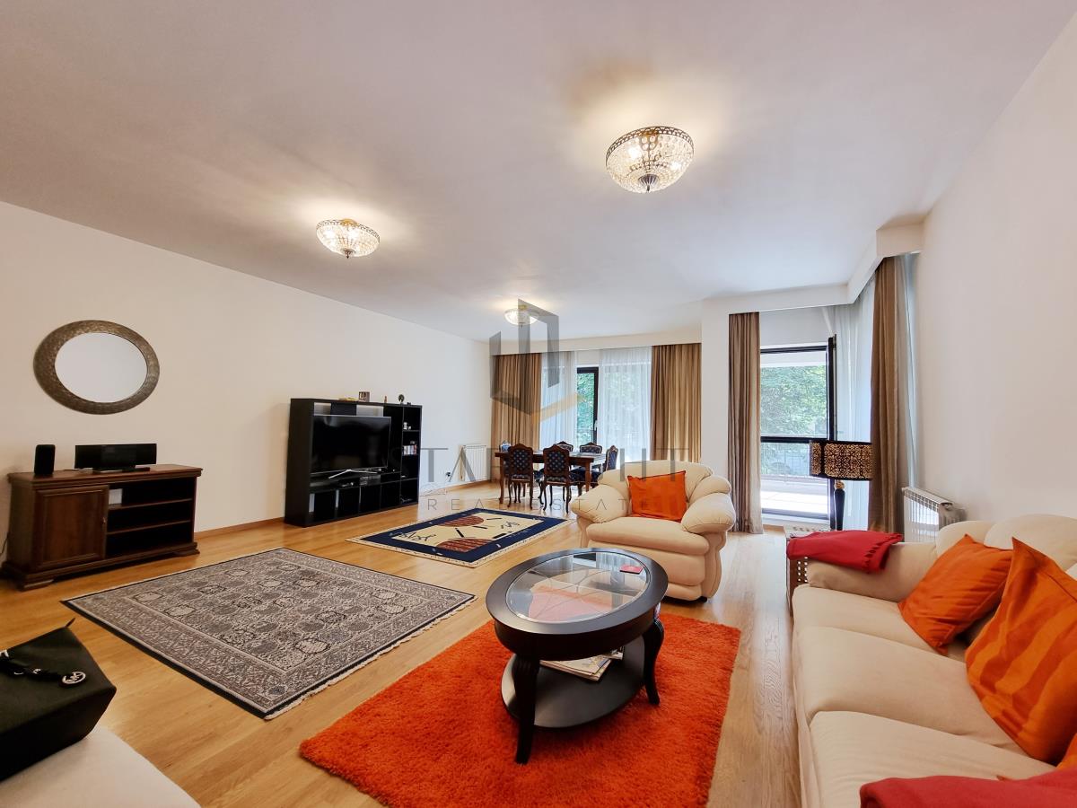 For Rent spacious 3 bedroom near Kiseleff park