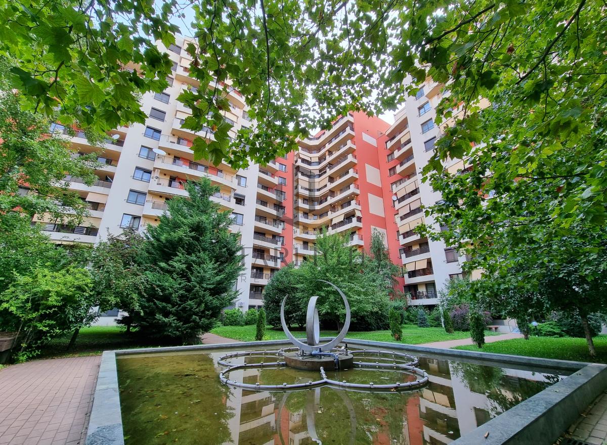 2-Bedroom Apartment with Park Views in Central Bucharest